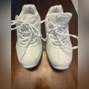 Girl’s White Chasse Cheer Sneakers